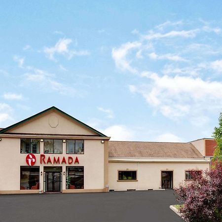 Ramada By Wyndham Flemington Hotel Exterior foto